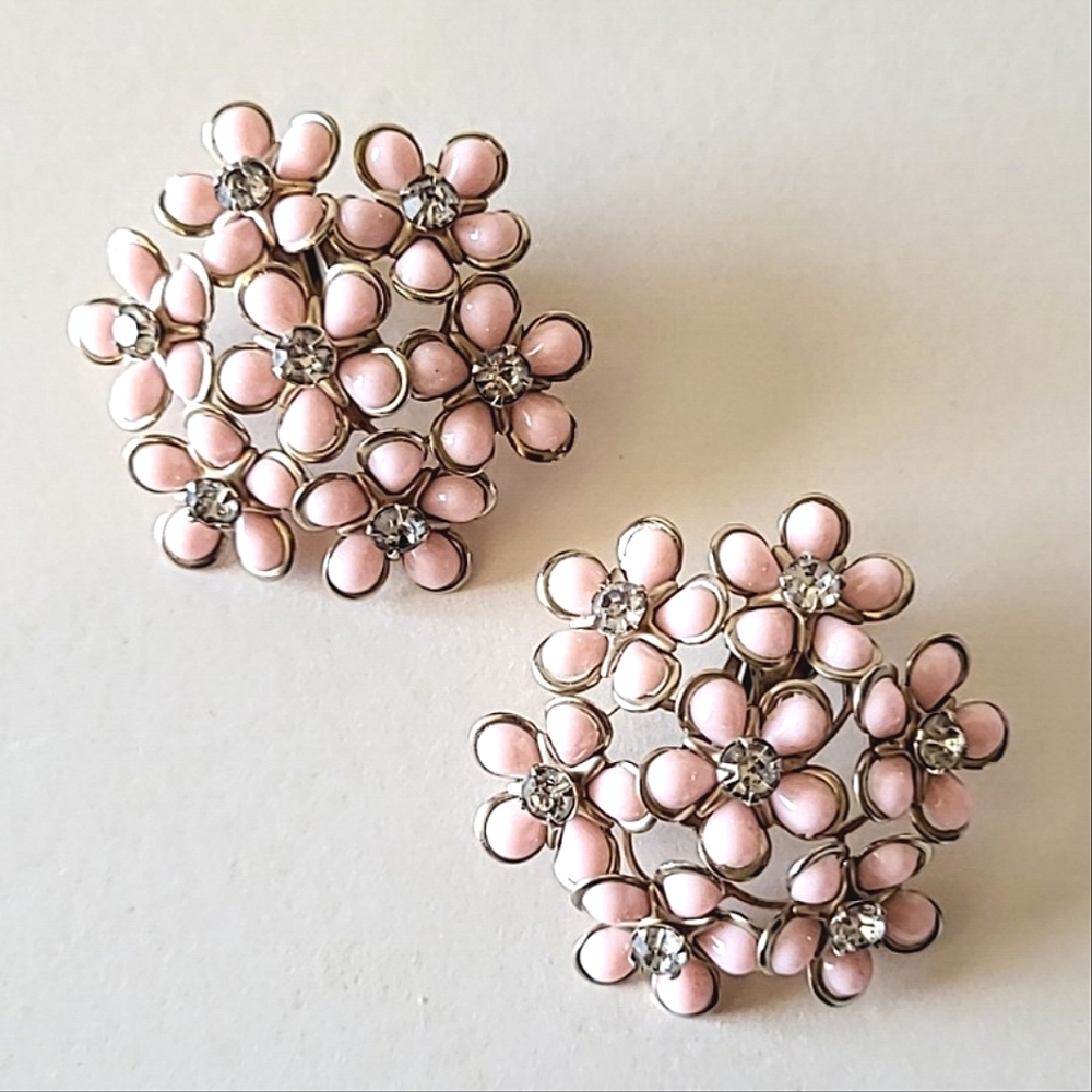PINK THERMOSET FLOWER EARRINGS - VINTAGE CLIP-ON FLORAL CLUSTERS